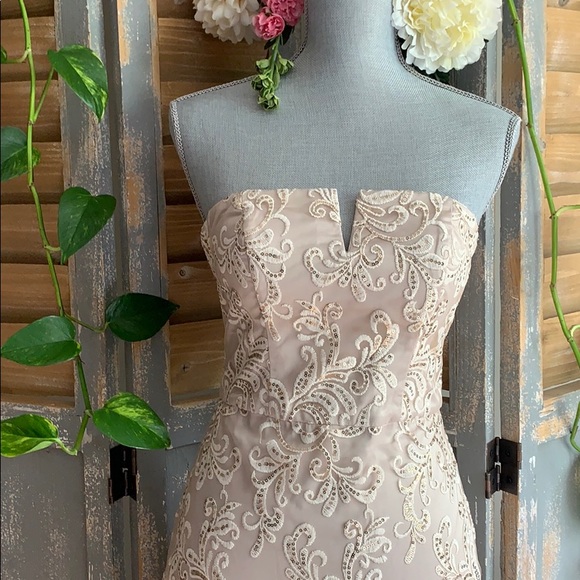 Vince Camuto Champagne sequin strapless dress🌟 - Picture 2 of 15